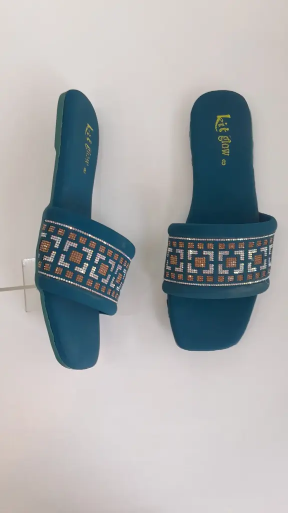 84 Zinc Flat Fancy Chappal