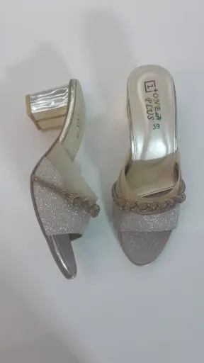 C7 Peach Heel Fancy Chappal