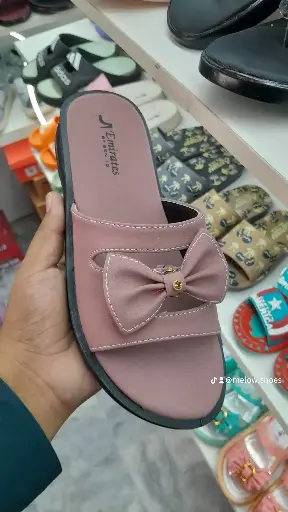 71 Emirates Pink